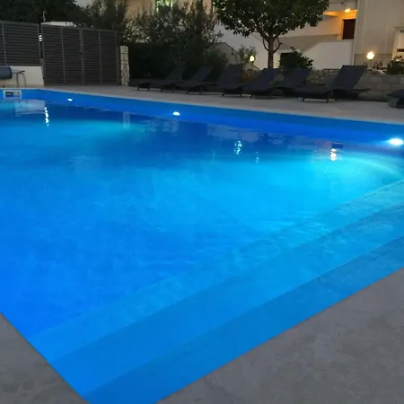 מלון Mediteran