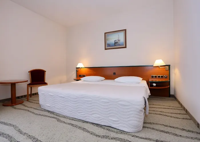 Готель Mediteran