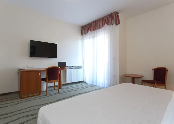 Mediteran 3* Задар