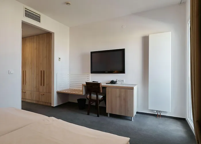 Mediteran Готель Задар