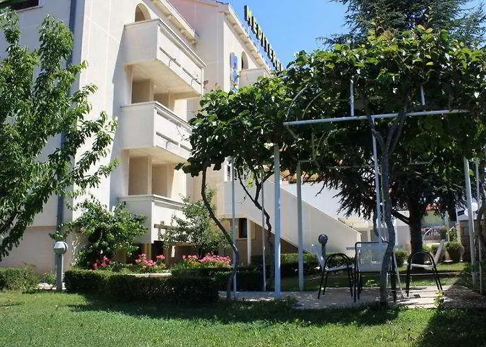 Mediteran Готель