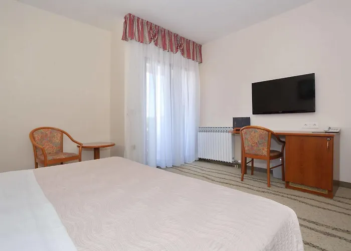 Mediteran Готель